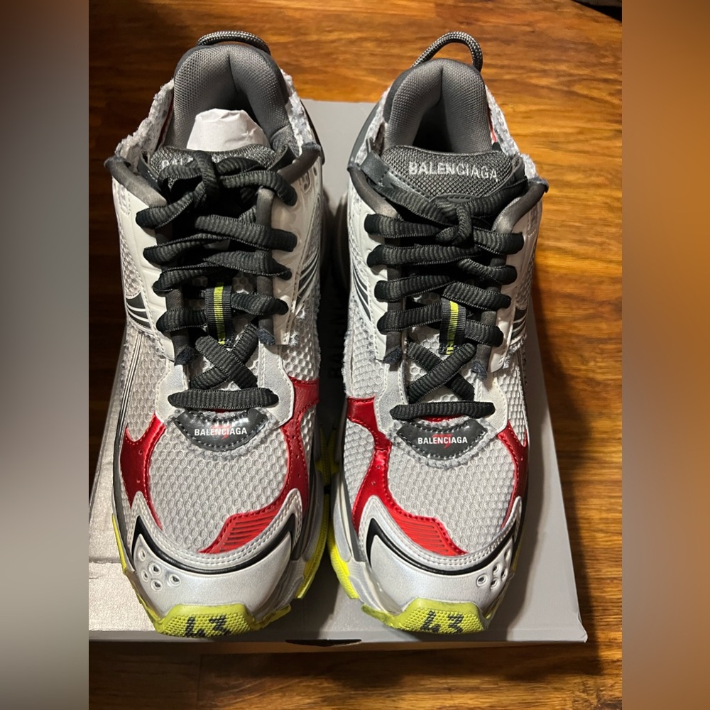 Selling a pair of balenciaga runner sneaker size 10/42 brand new without box